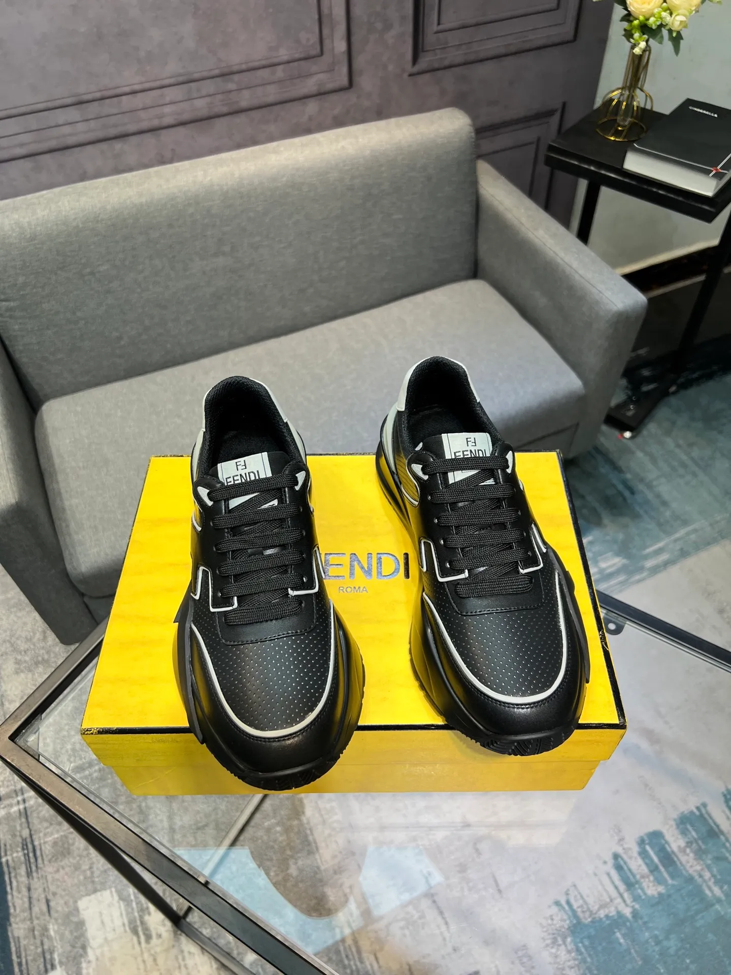 Men's shoes 💰580 FENDI men's fashion casual shoes 👟Hot sale🔥Official website 1:1 replica ⬆️Original quality - Original leather - Original breathable mesh lining Original outsole 1:1 replica, code number 38-44 (45-46 customized)